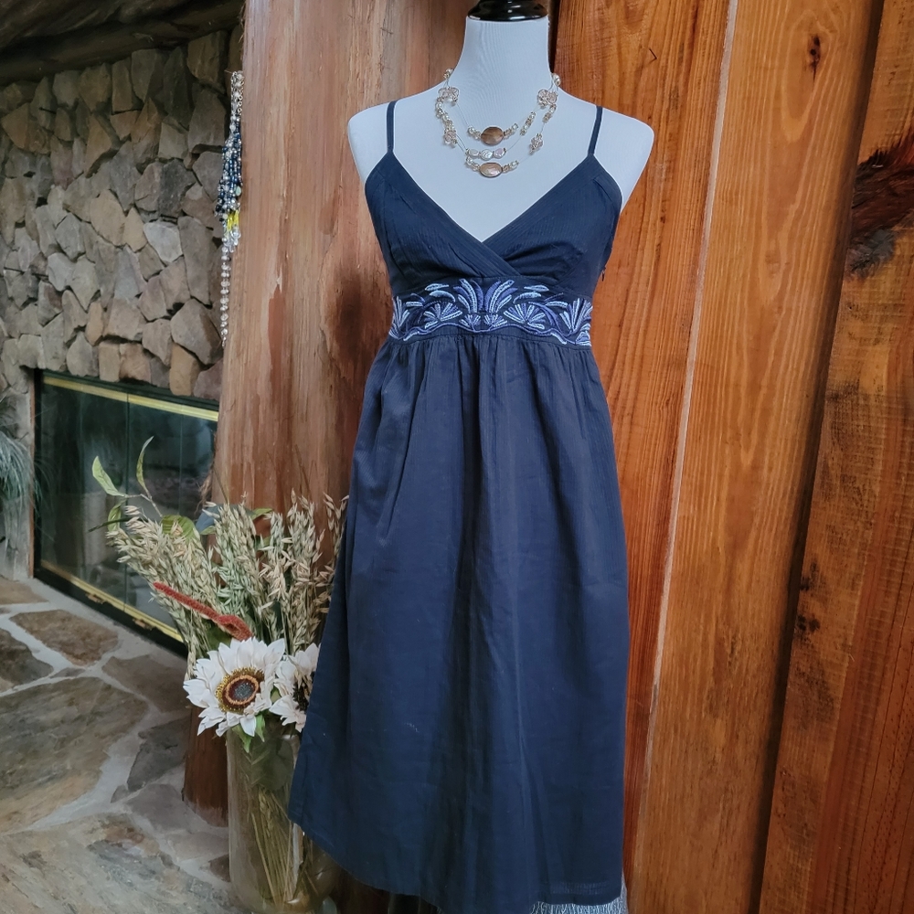 Banana republic embroidered dress